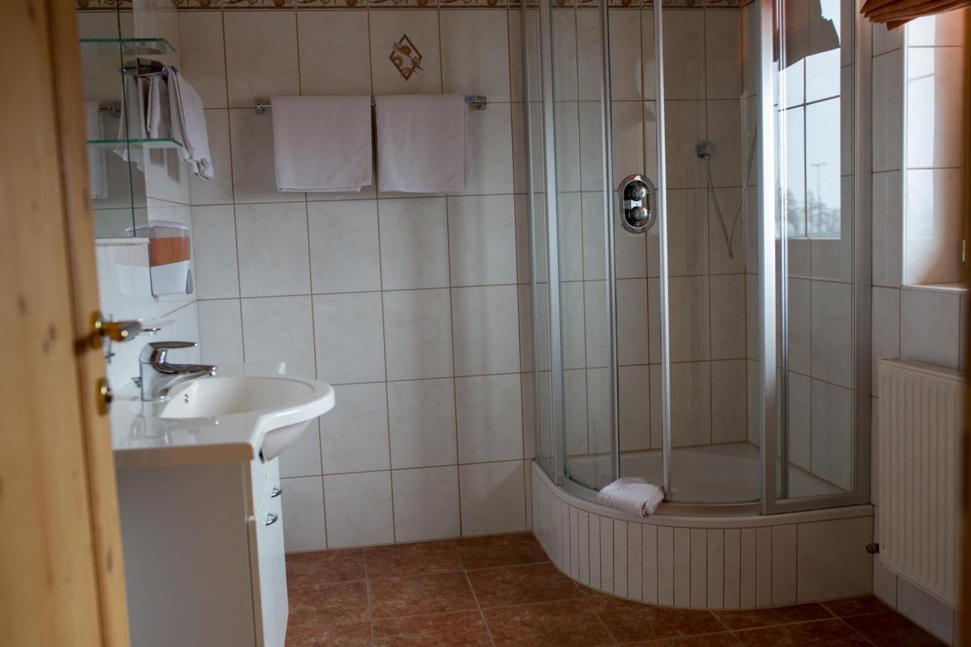 Pension Sonnenheim Schönberg im Stubaital Rum bild